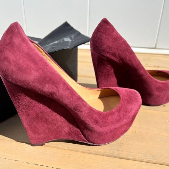 L.A.M.B PLUM Burgundy Suede Platform Wedges - Picture 2 of 5